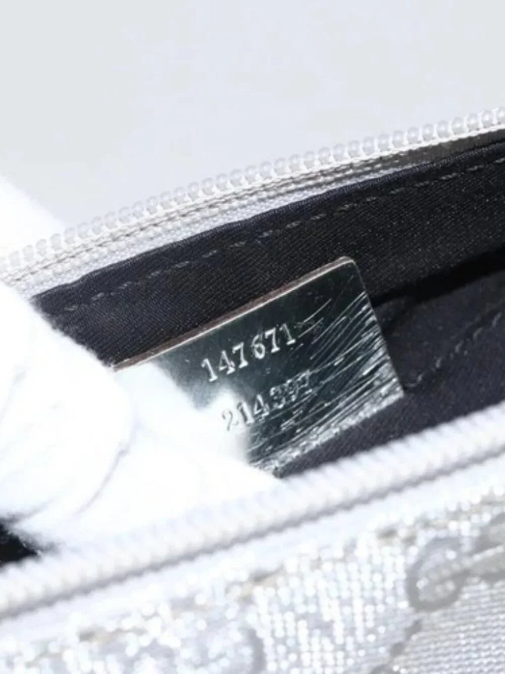 GUCCI GG Canvas Shoulder Bag Silver 147671 Auth BAZ628A